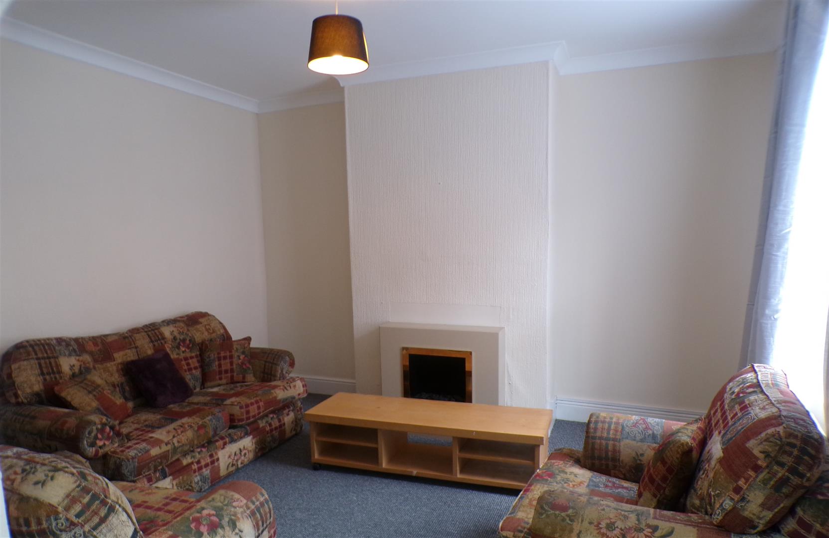 1 bed property in Recreation Crescent, Leeds